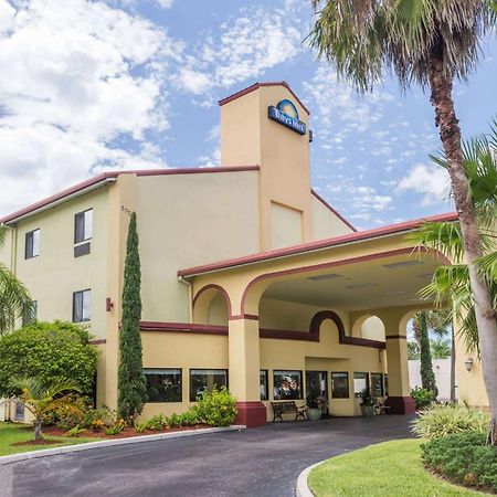Days Inn By Wyndham Sarasota I-75 Vamo Екстер'єр фото