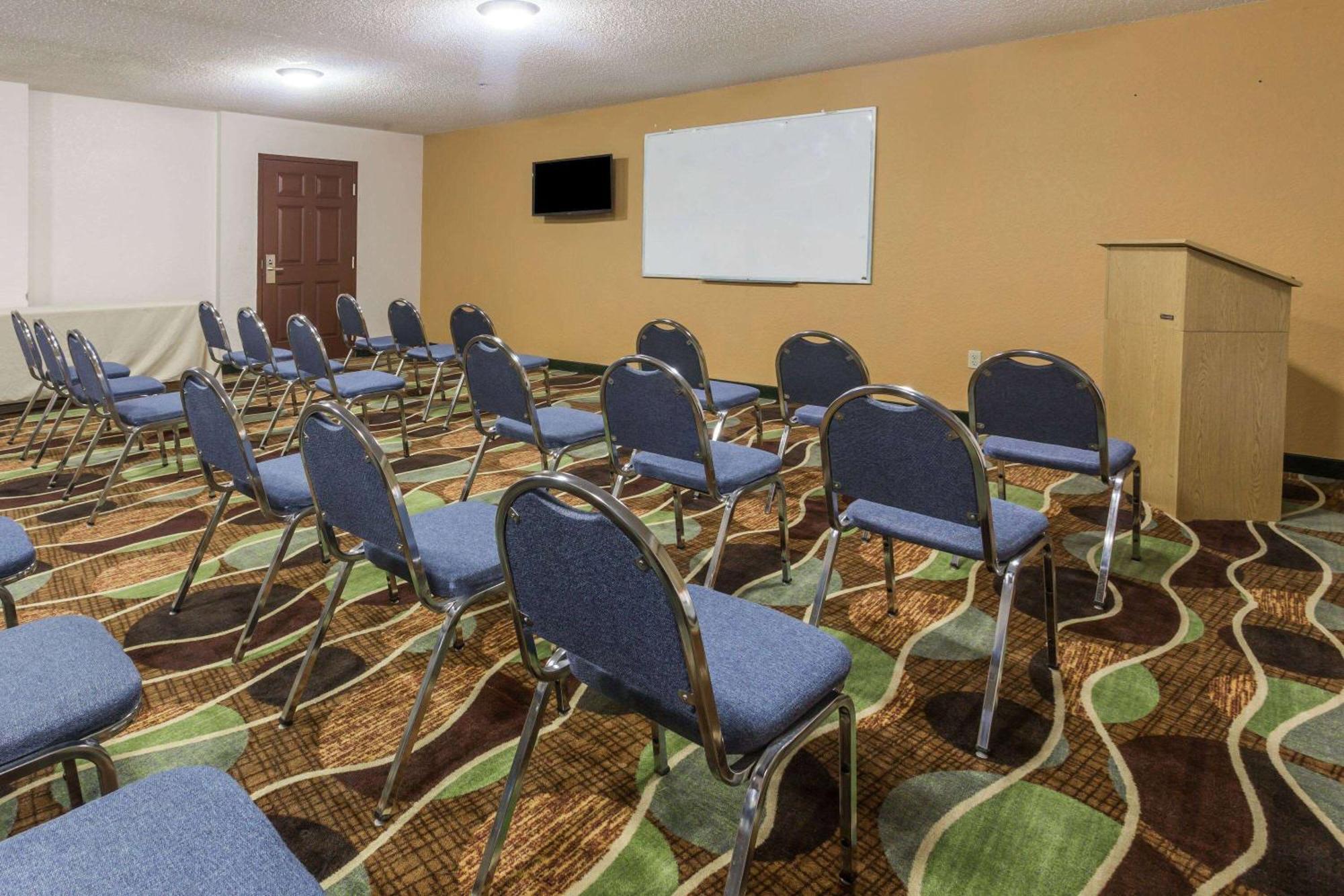 Days Inn By Wyndham Sarasota I-75 Vamo Екстер'єр фото
